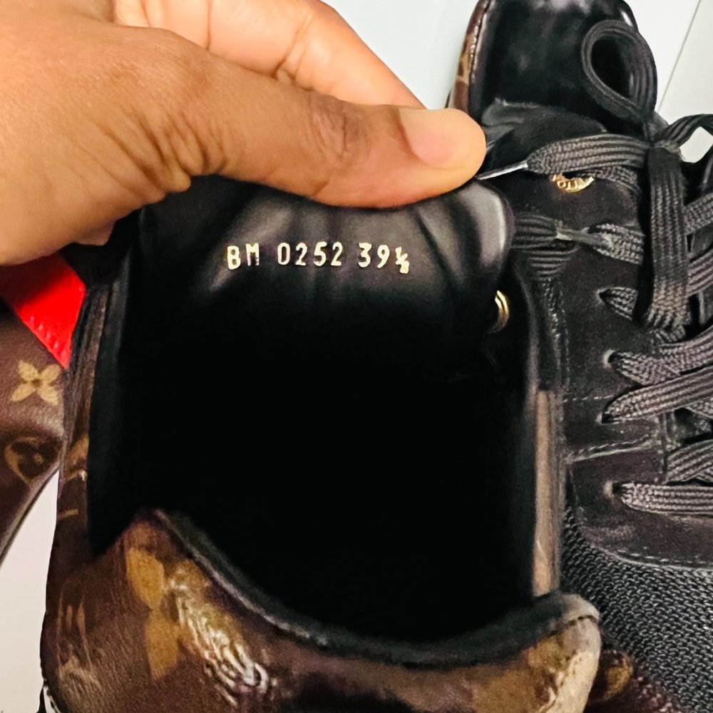 Louis Vuitton Runaway Sneaker - Picture 4 of 5